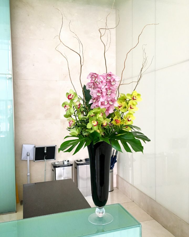 Stylish Weekly Flower Arrangements