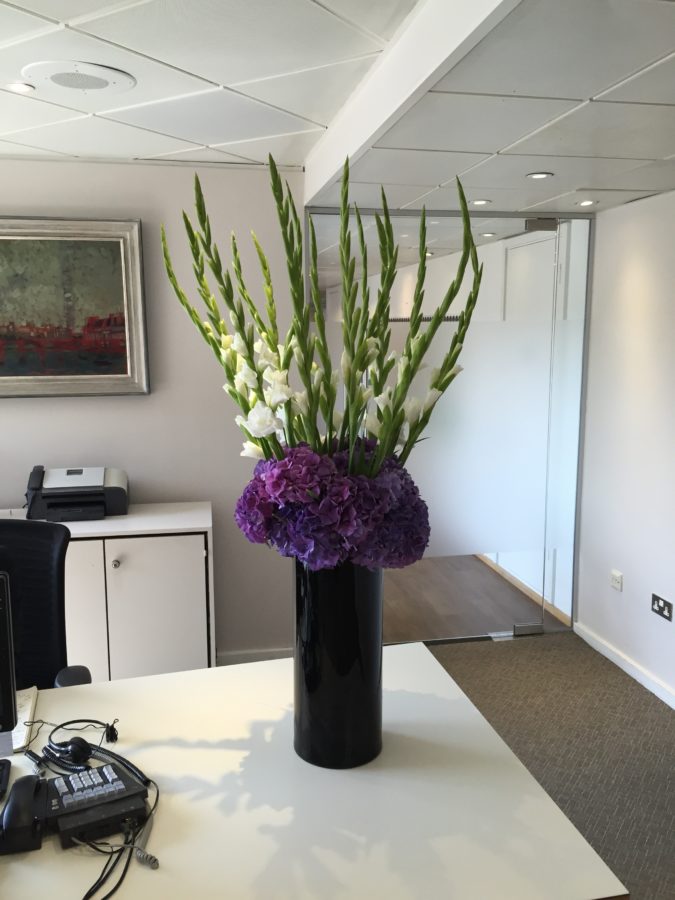 reception-flowers-Weekly Floral Arrangements for Offices